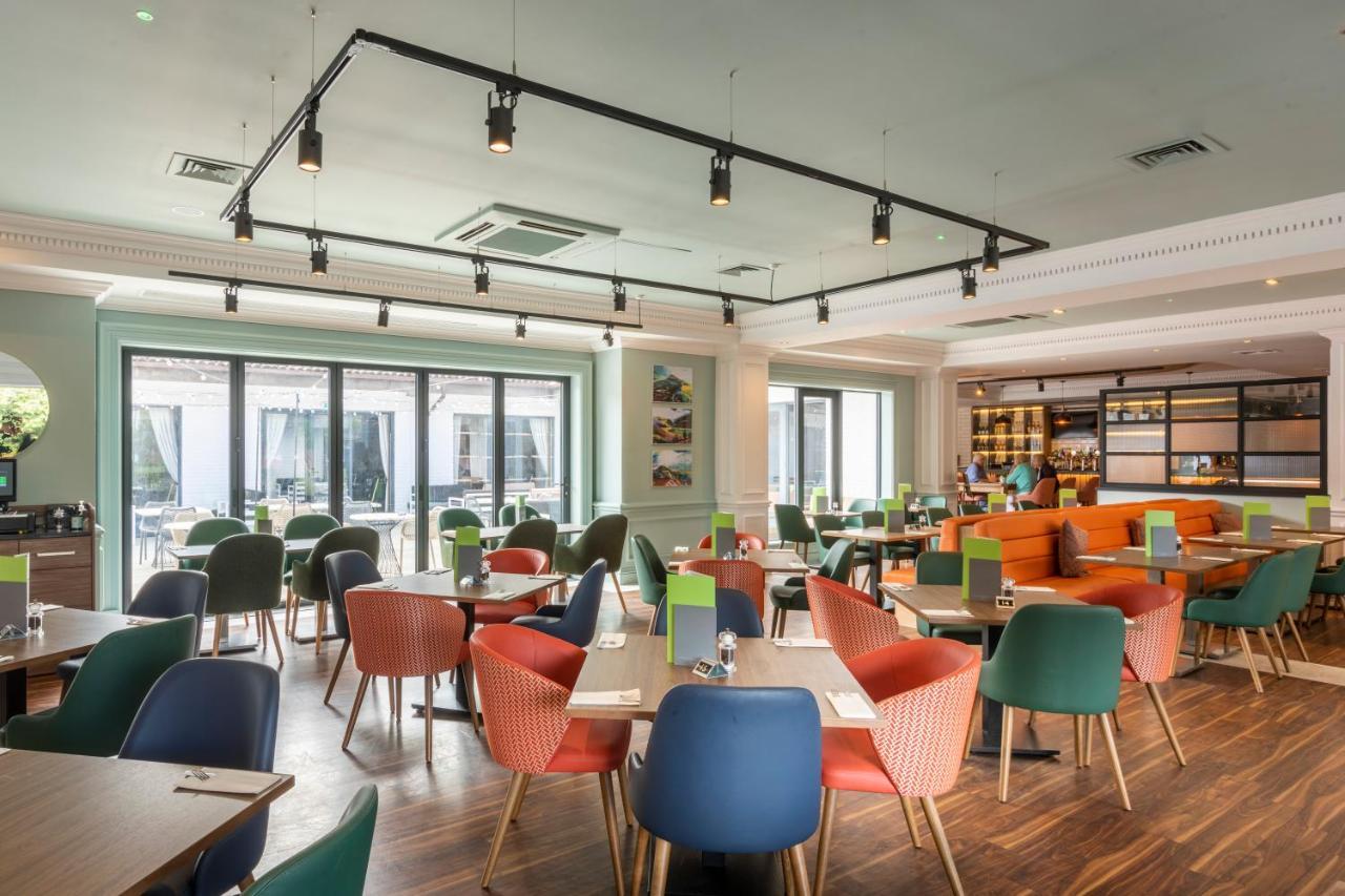 Holiday Inn Guildford By Ihg Exterior foto