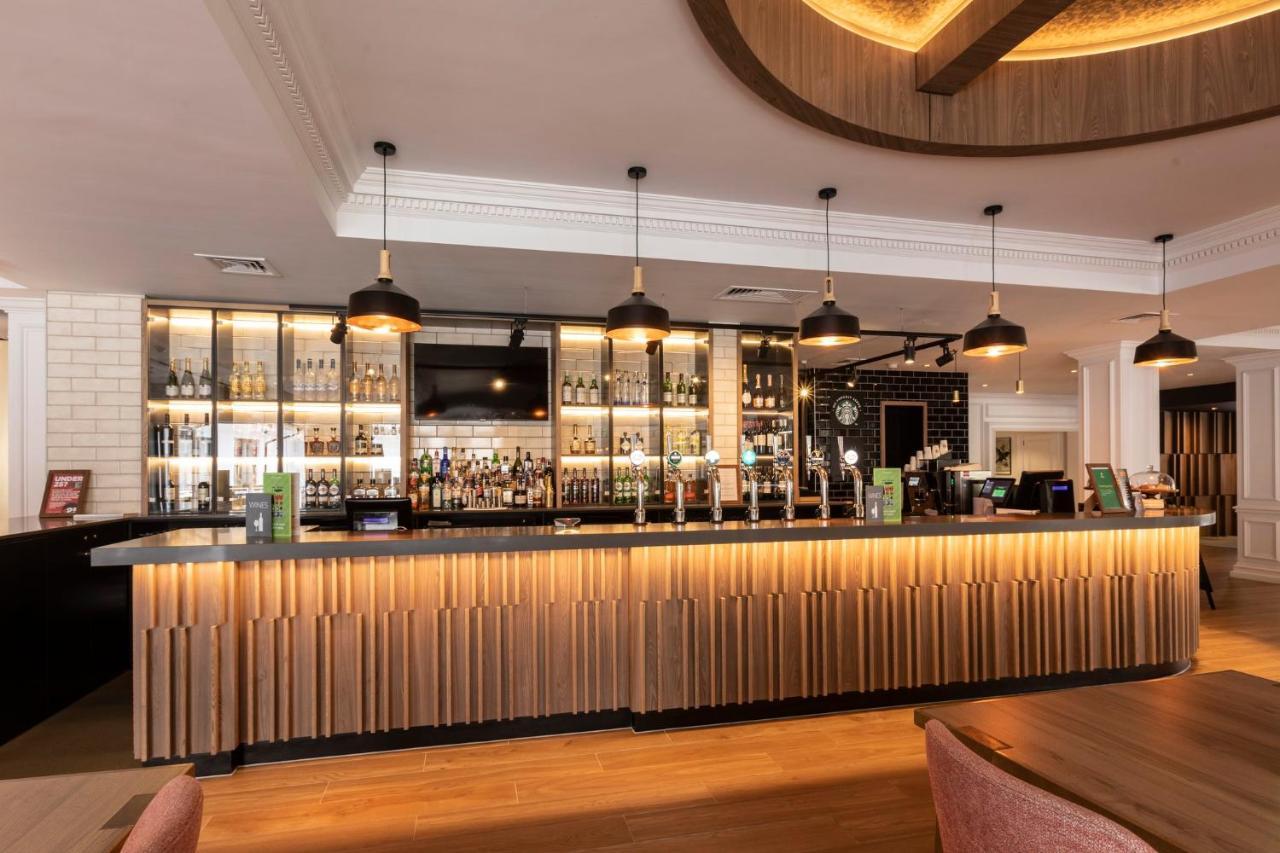 Holiday Inn Guildford By Ihg Exterior foto