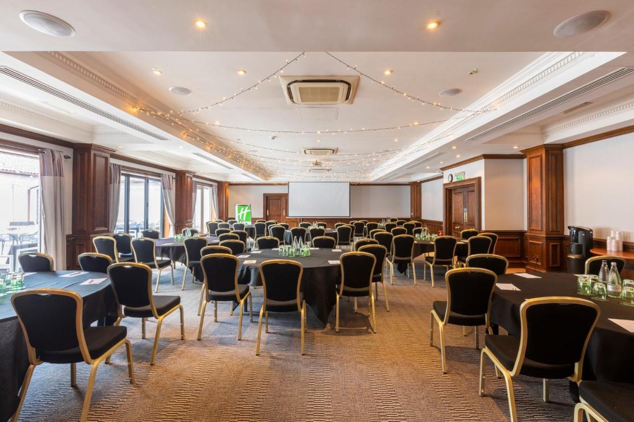 Holiday Inn Guildford By Ihg Exterior foto