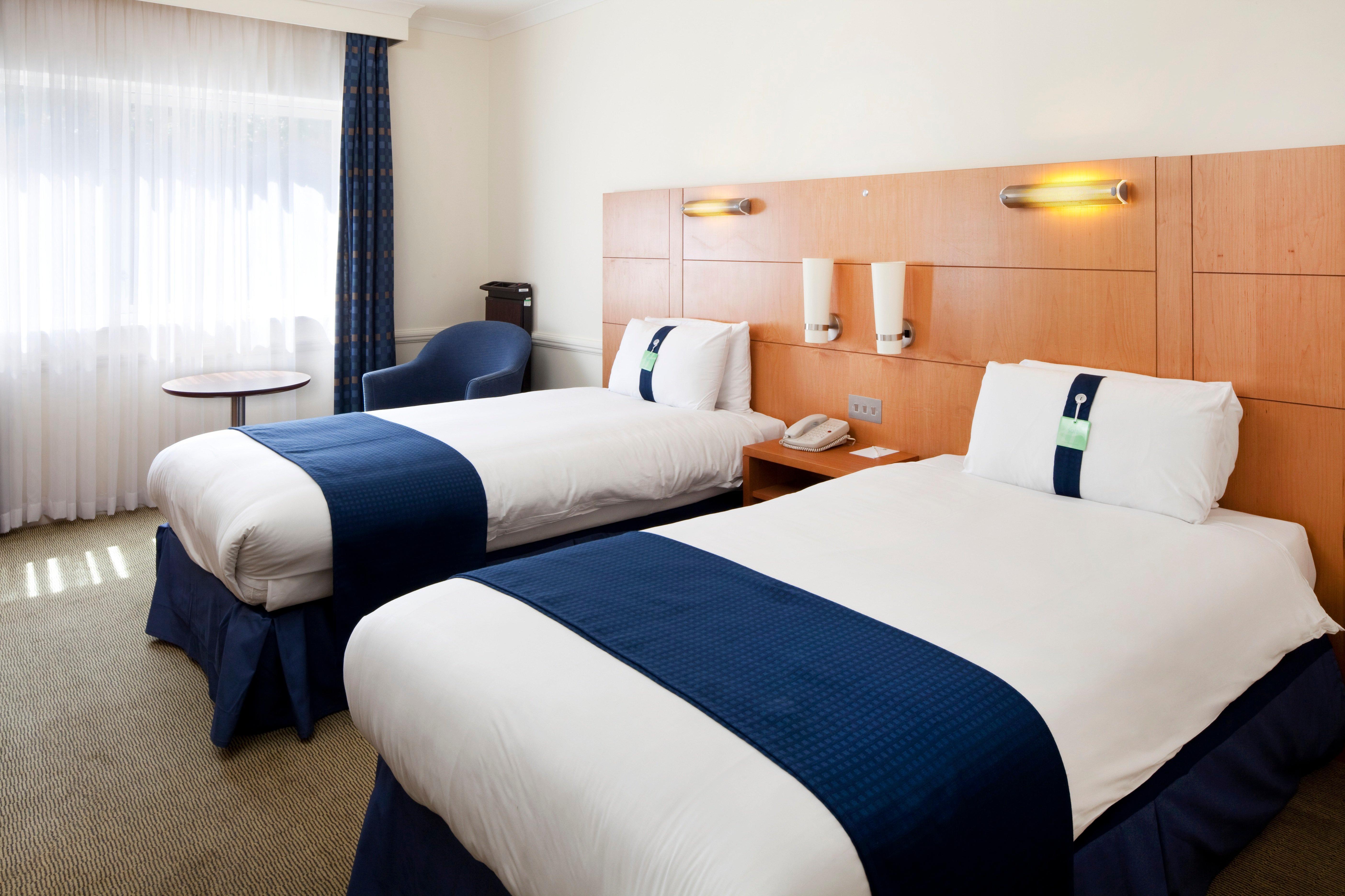 Holiday Inn Guildford By Ihg Exterior foto