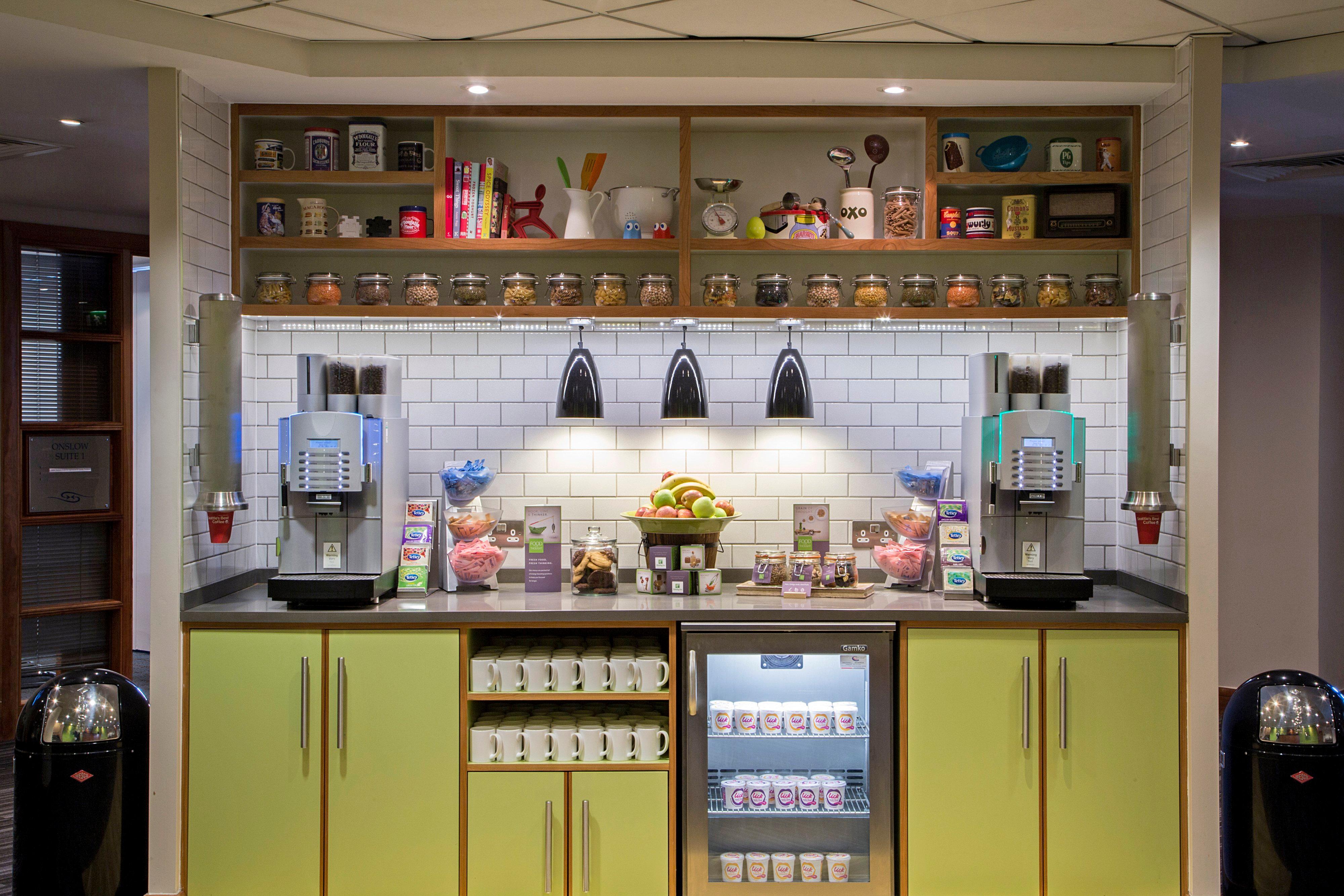 Holiday Inn Guildford By Ihg Exterior foto